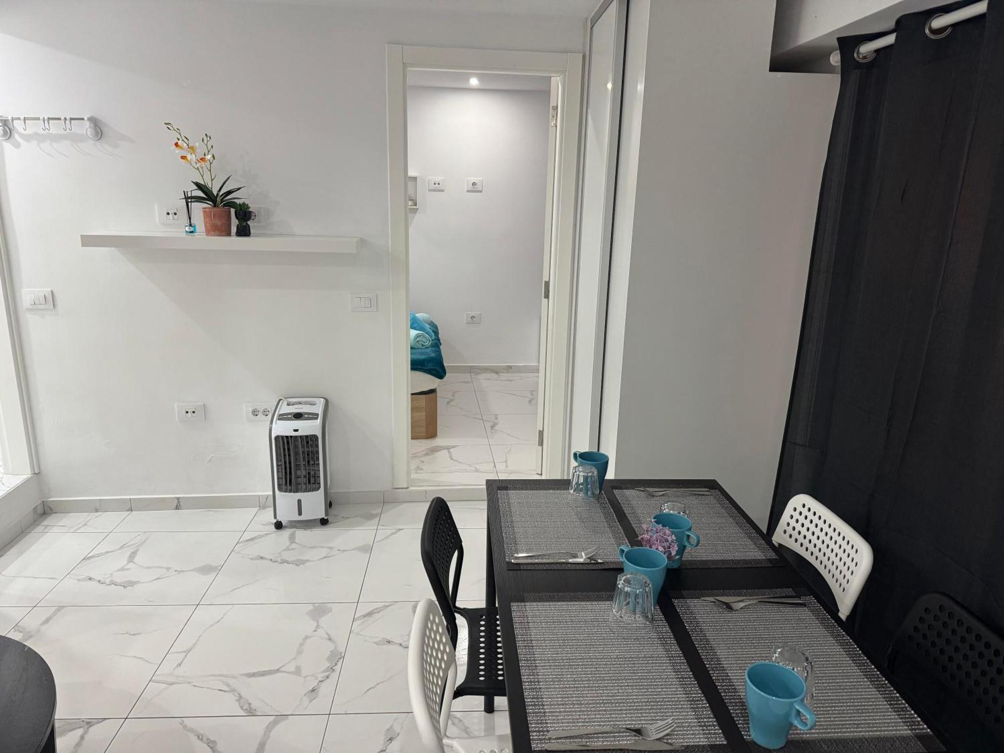 Heart Of Los Cristianos Modern Apartment Close To The Sea In Tenerife Exterior photo