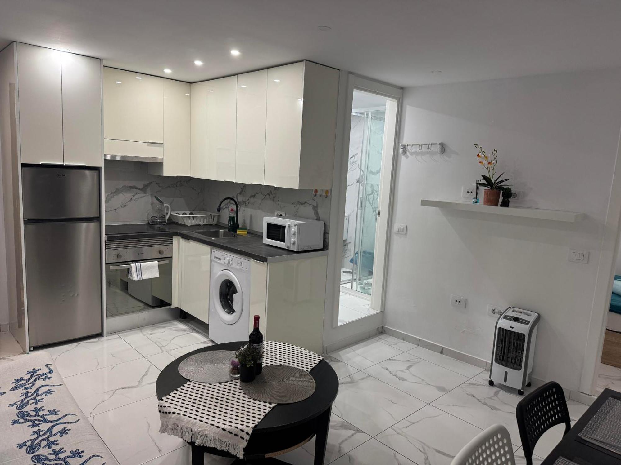 Heart Of Los Cristianos Modern Apartment Close To The Sea In Tenerife Exterior photo